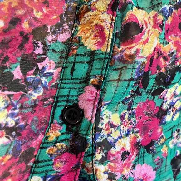 Material girl | Sleeveless Blouse - Picture 7 of 10